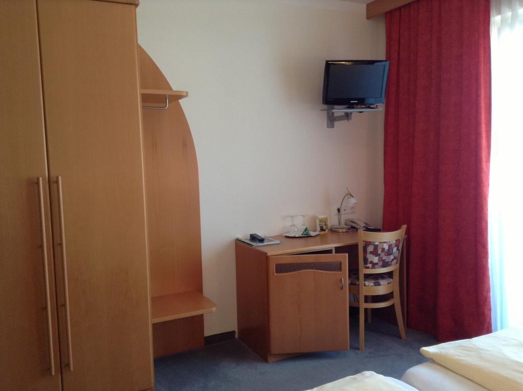 Leonsteinerhof Bed & Breakfast Dış mekan fotoğraf