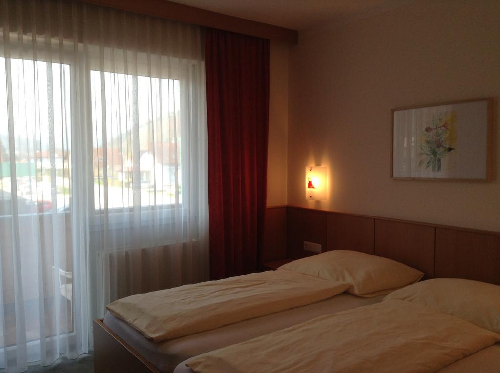 Leonsteinerhof Bed & Breakfast Dış mekan fotoğraf